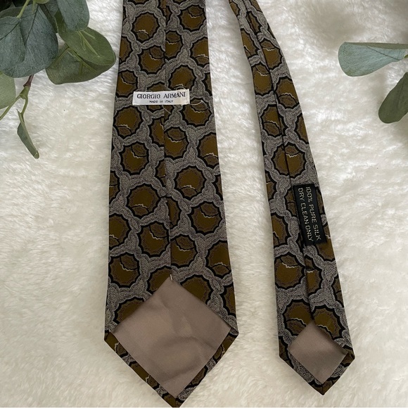 Giorgio Armani Geometric Abstract Print Olive Green Silk Necktie - Picture 8 of 11